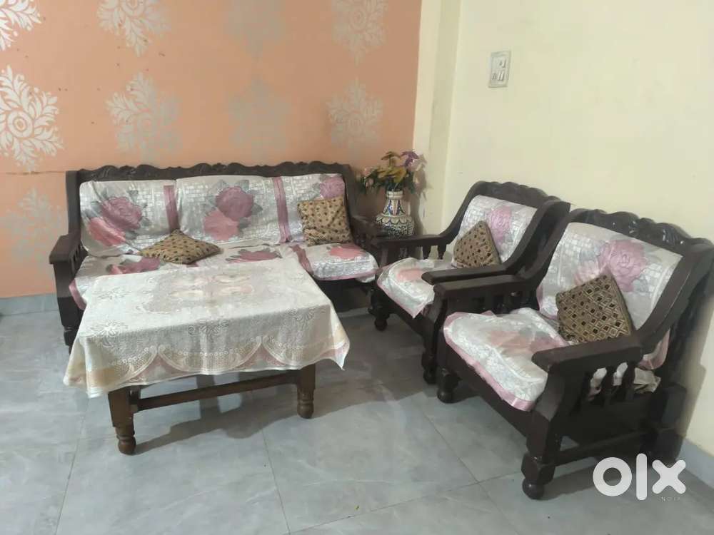 Fully furnished flat in Budh vihar phase 2