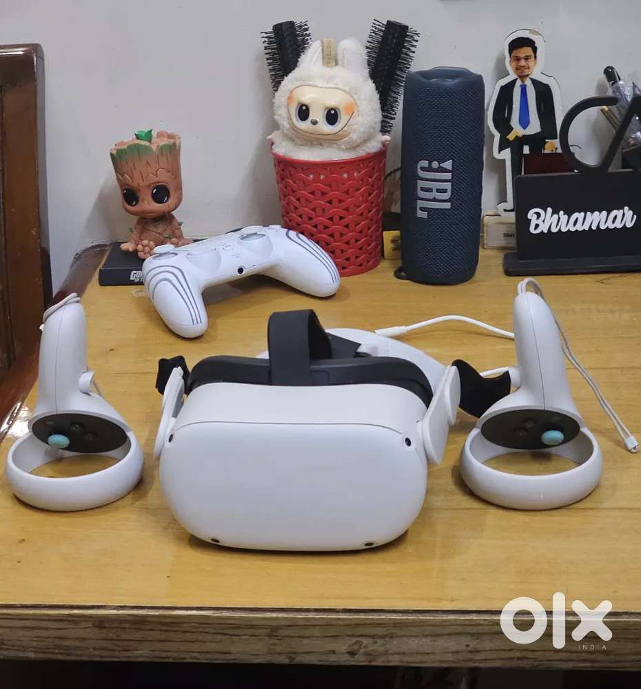 Meta quest 2 VR headset - great condition with box
