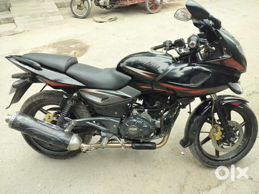 Bajaj Pulsar 220 Black Colour 2018 model