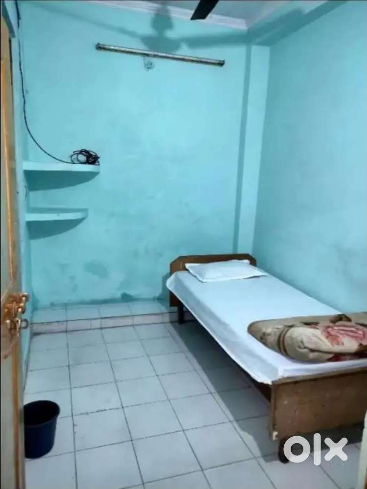 For boys : Rooms r available for rent with toilet & bathroom attach