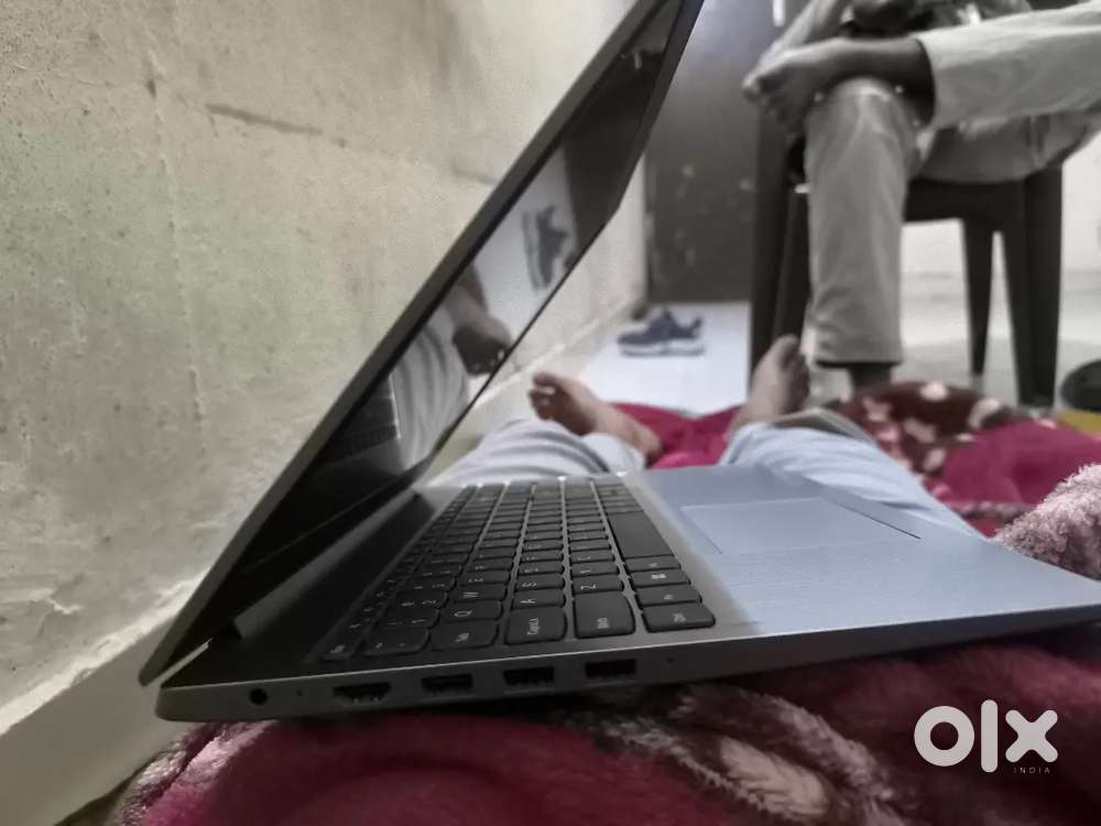 Lenovo laptop 8/256gb