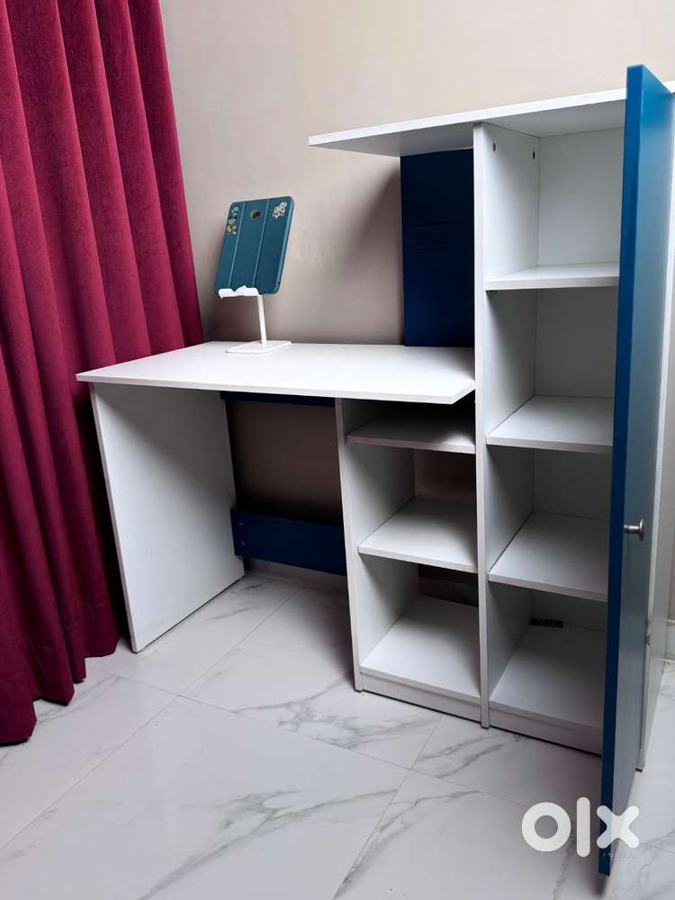 Modern Study / Computer Table with Shelves – Great Condition