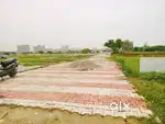 गेटेड कॉलोनी में किफायती प्लॉट