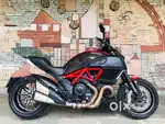 Almost Brand New (hardly used) Ducati Diavel Carbon Red for Sale!
