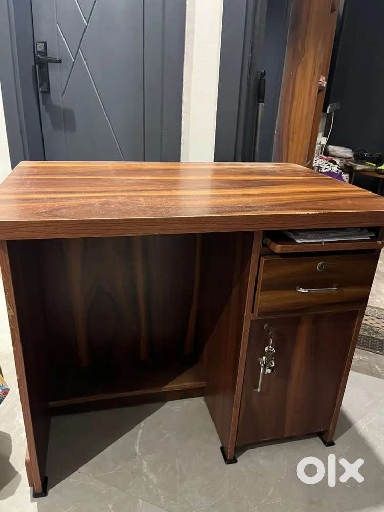 Computer/study table