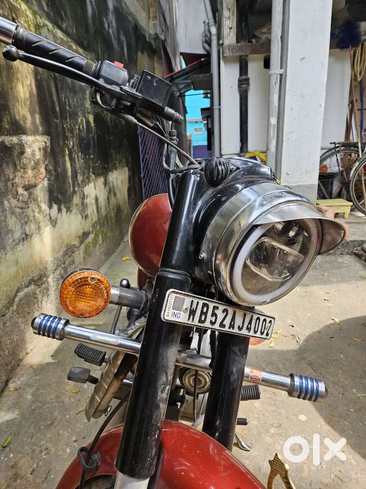 Royal Enfield Classic 350 with..Super mint condition