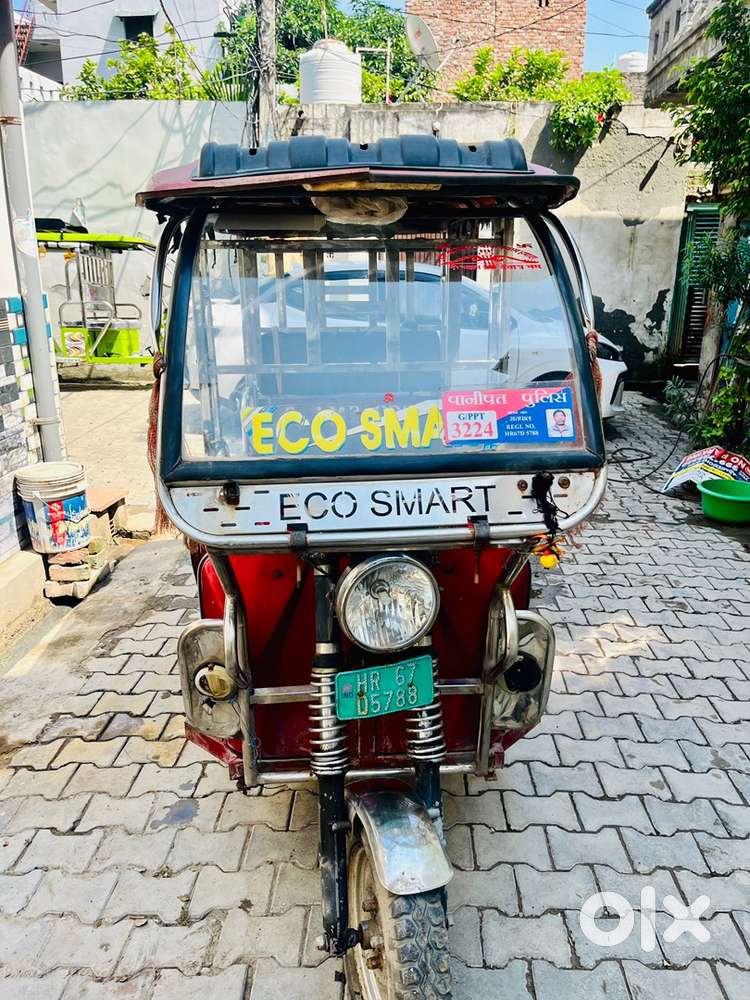 E riksha saaf condition ki h first owner h