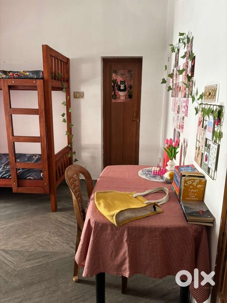 PG for girls and working women.