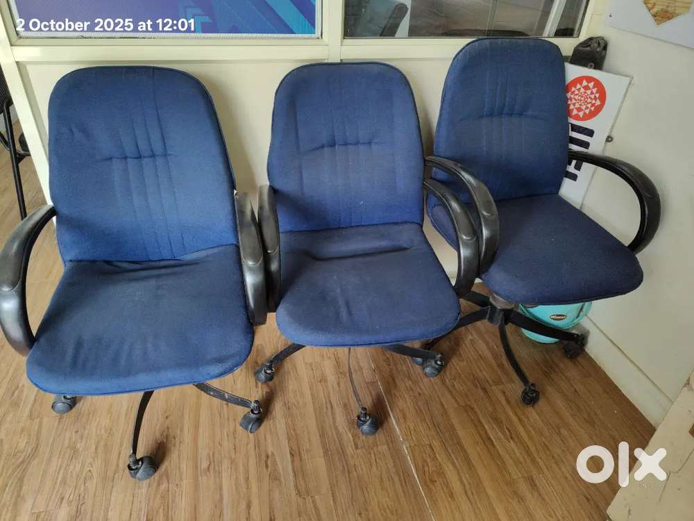 Office Cushion Chairs with wheel