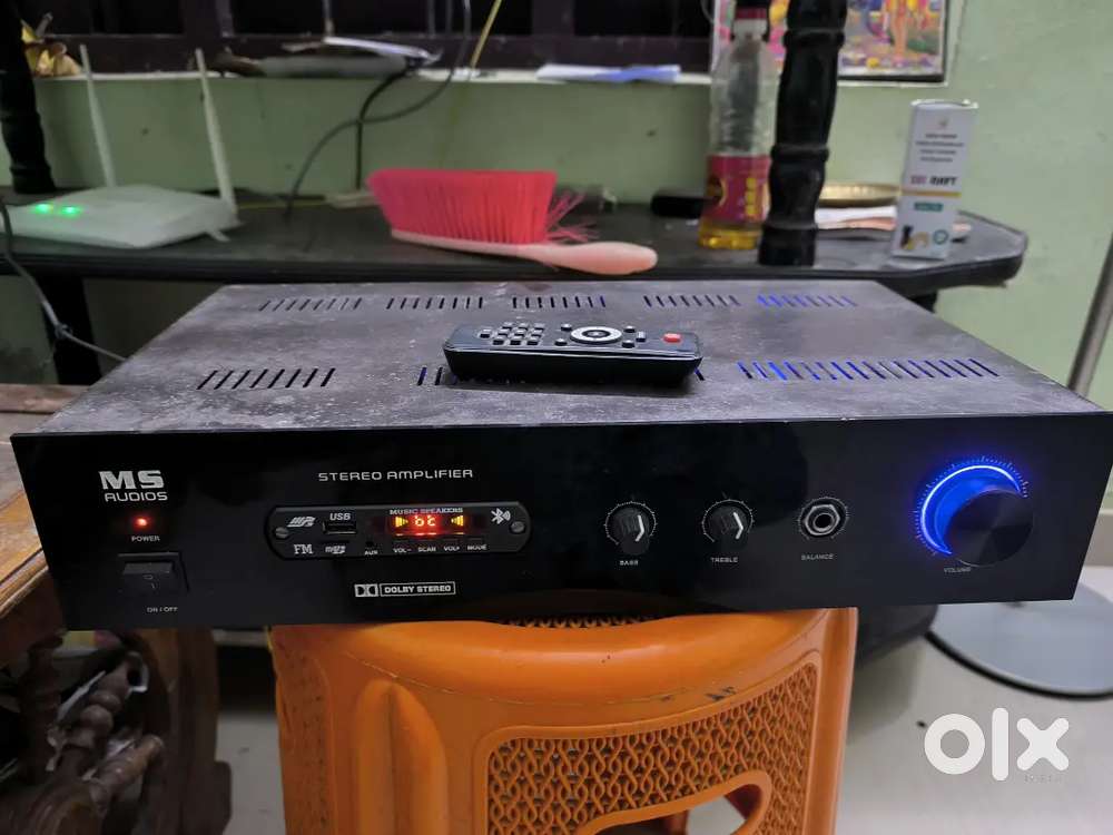 400 watts amblifier ( 200+200) with speakers