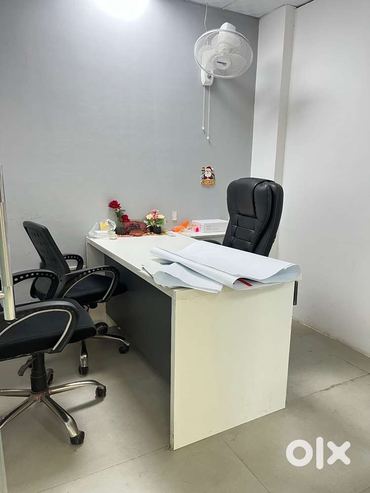 2,cabin 20 workstation New luxury office space