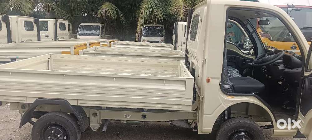 New vehicle showroom