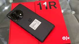 One plus 11R available & awesome price with all accessorie/warranty