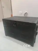 I want to sell the wooden box for keeping fragile items
