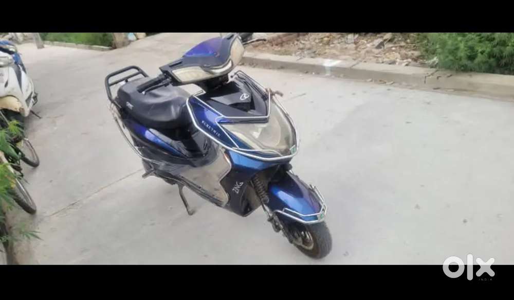 Kinetic Zing Big B Electric Scooter