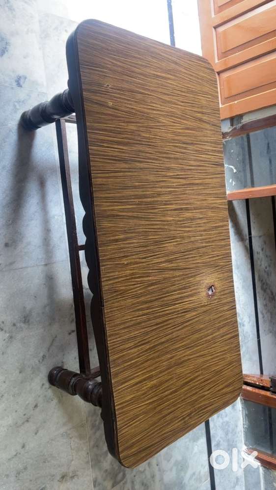 Sofa table, tali top ply, strong and in good condition, genuine price