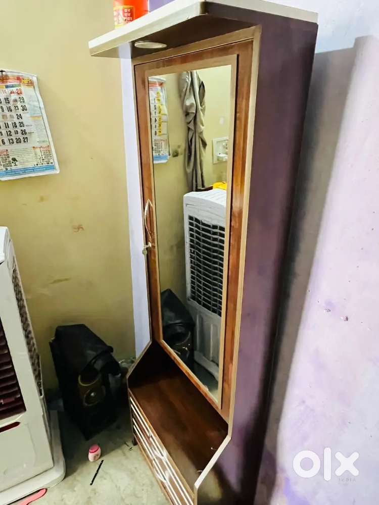 Dressing table