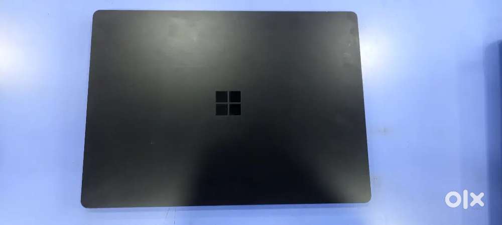 Microsoft surface laptop4  13.5inch Touch screen with core i7-1135G7/1