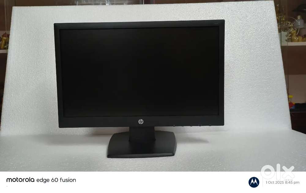 25Nos Available,19inch Hp led monitor only sale,Rate:2300Each.