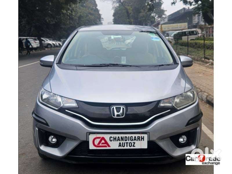 Senior Army Office CH Honda Jazz 2018
