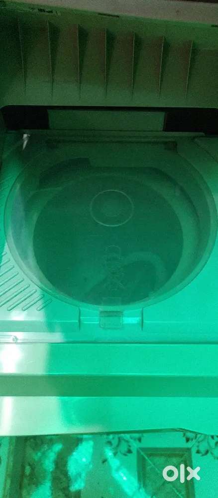 Semi automatic full working washing machine in new condition