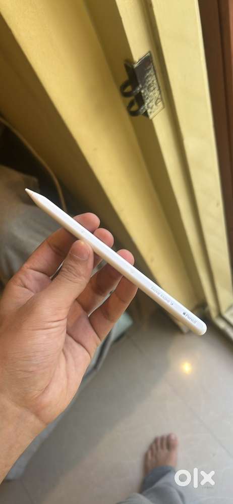 Apple pencil and Asus rog laptop for sale