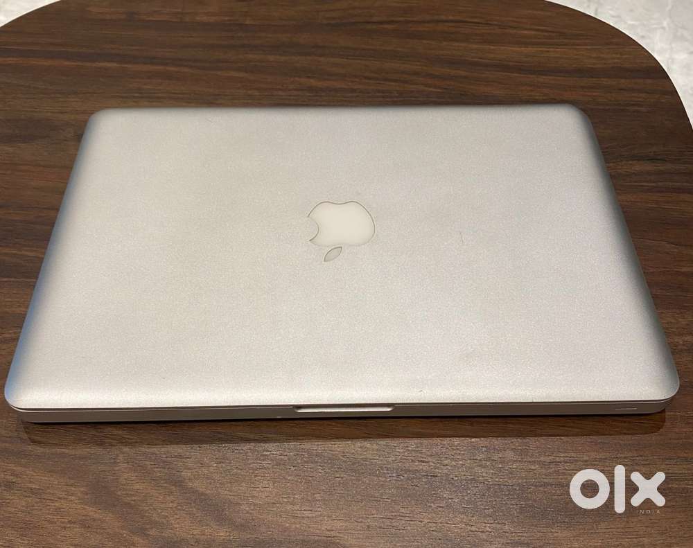 Macbook Pro 2010 - 15 inch Mac OS High Sierra - 4 GB Ram and 512 GB HD