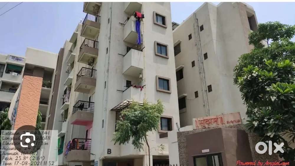 Shop for sell corner building narol