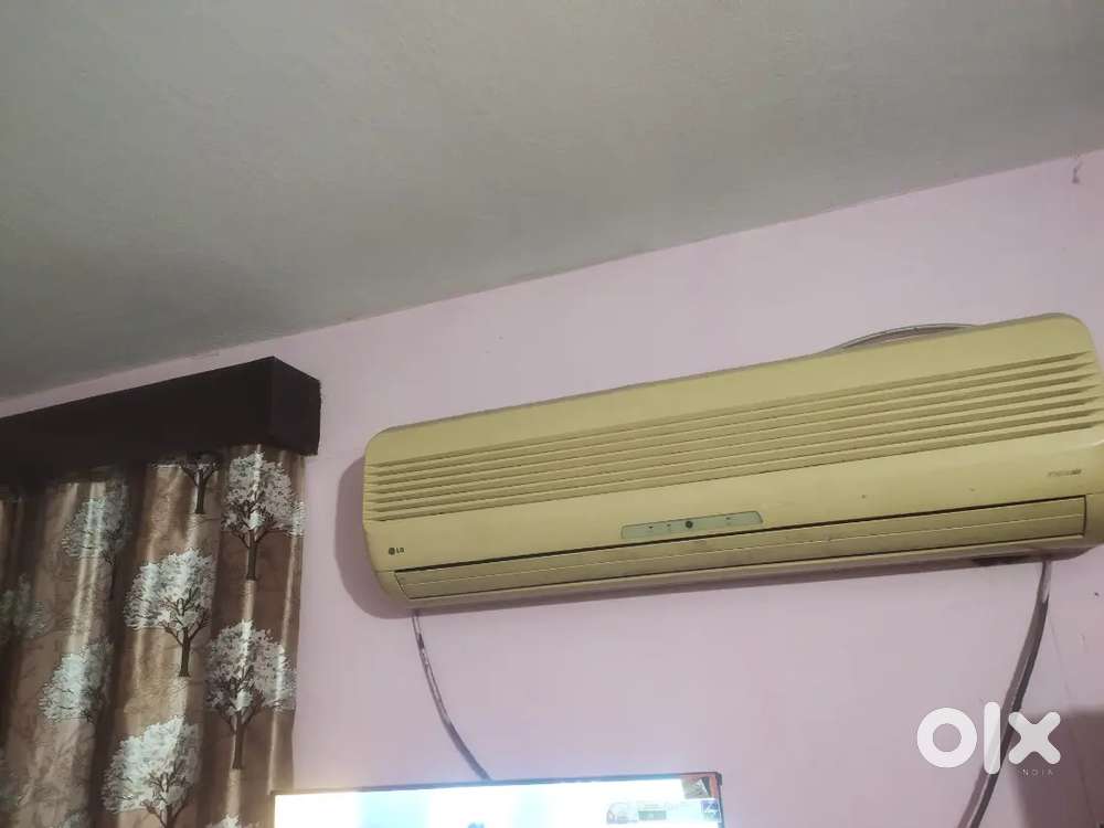 LG AC VERY GOOD CONDITION