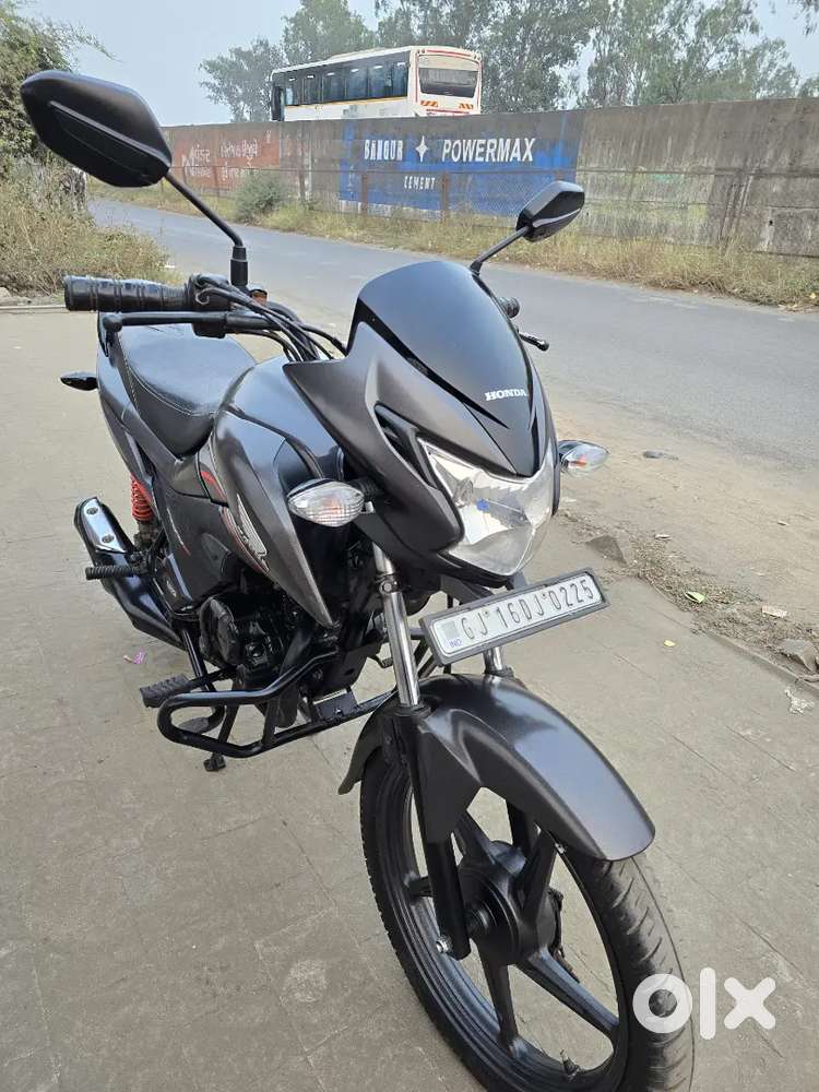 HONDA LIVO BS~6