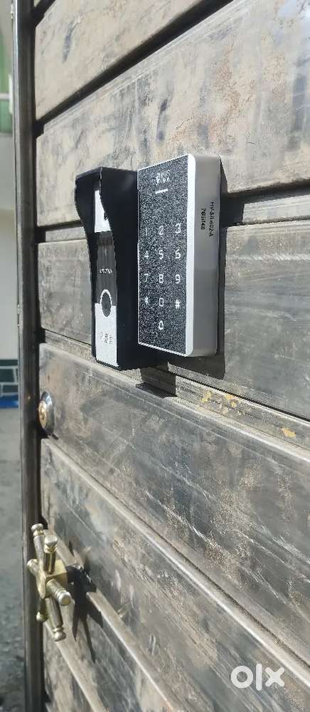 Hikvison door lock cctv