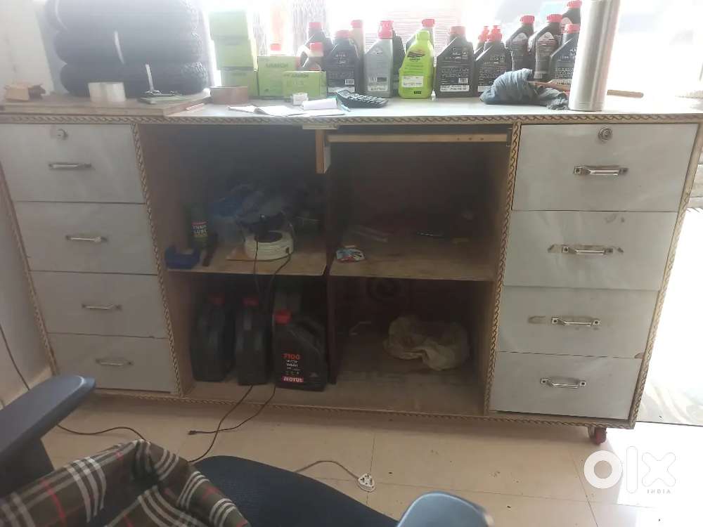 Shop counter