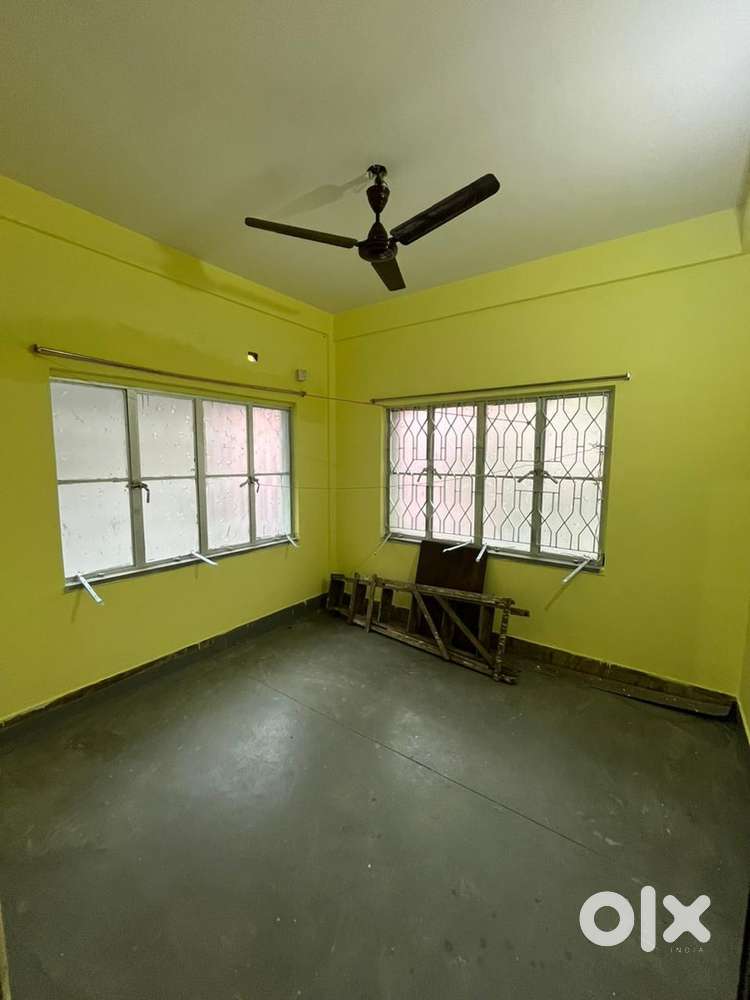 2 BHK flat for rent just 2 mins from sarovar metro