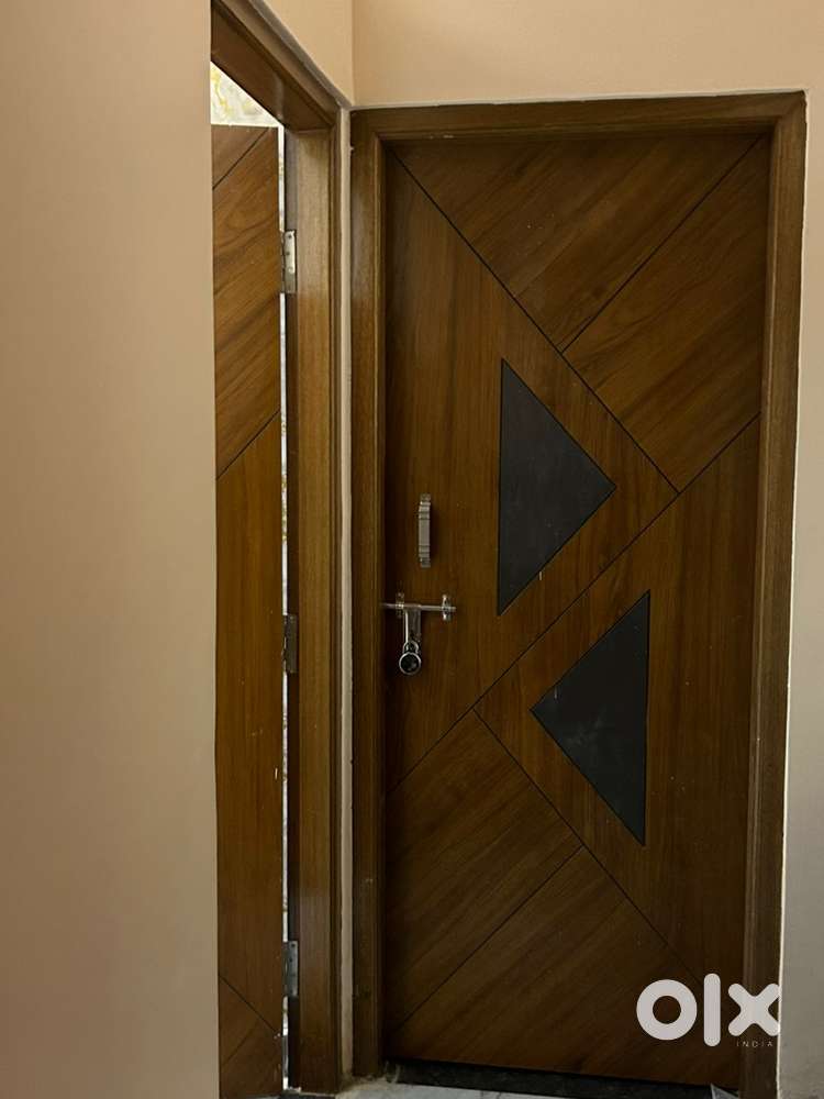 ARYA ENCLAVE men’s spacious ROOMS FOR WORKING PROFESSIONAL