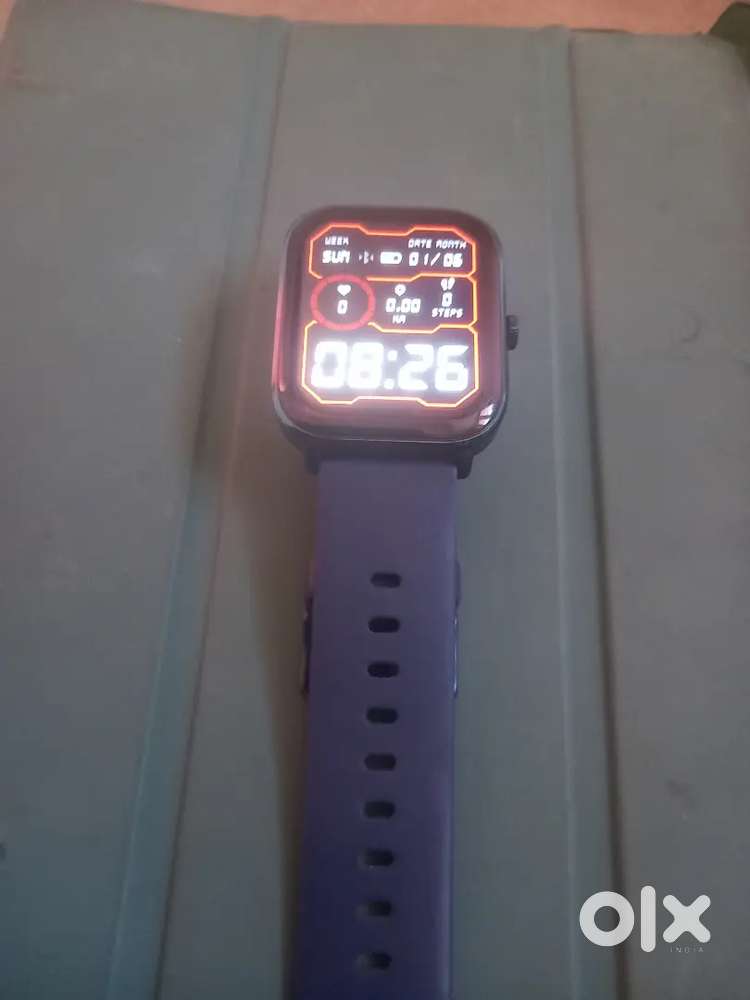 Noise mobile Bluetooth connector watch