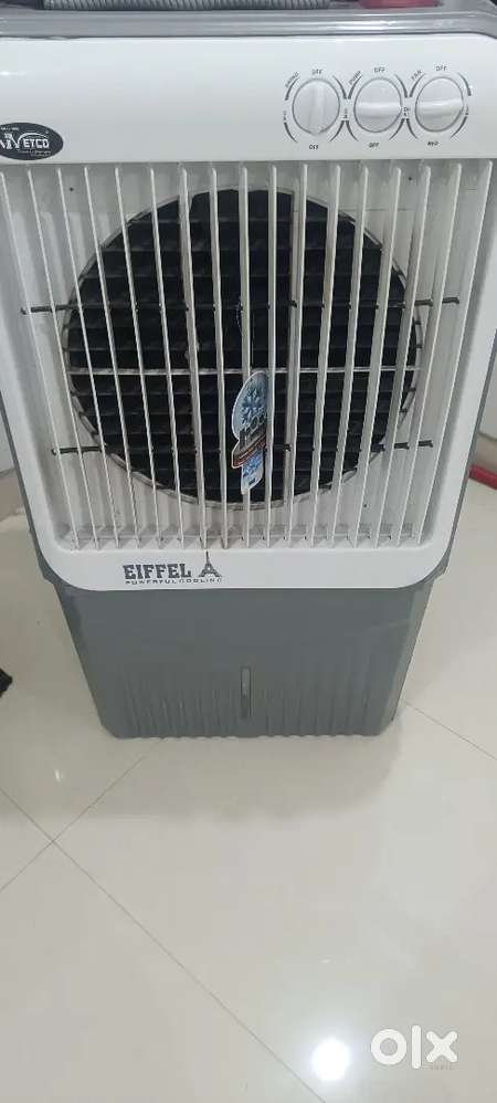 Buy Now, Save Big. Cooler in Excellent New Condition
