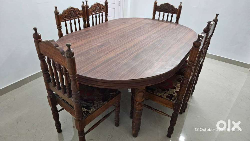 Teakwood Dining Table with 6 chairs