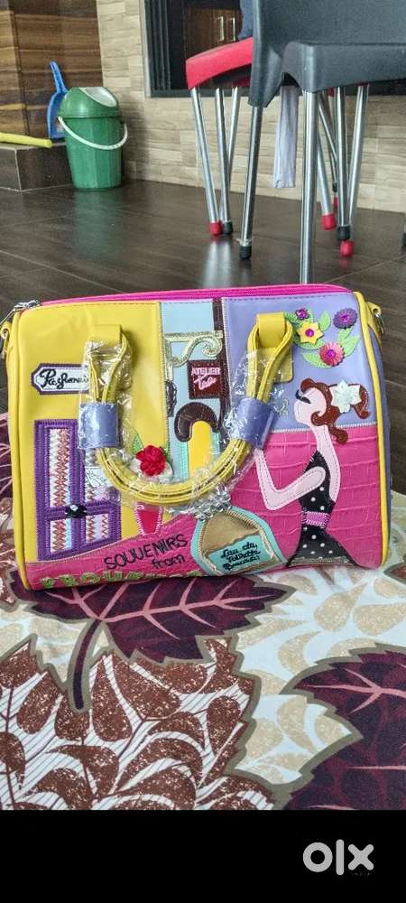 I'm selling imported purse from Thailand