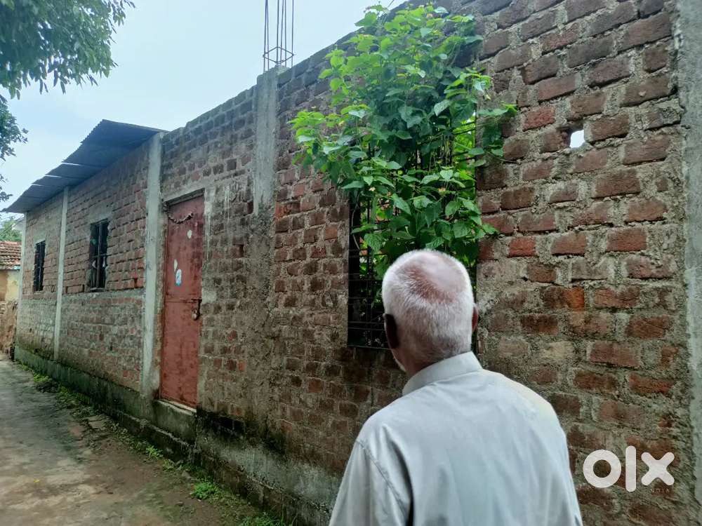 अर्धनिर्मित मकान