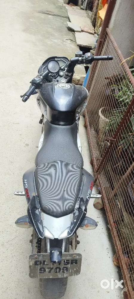 Less used Pulsar NS 200 with Scorpion Back Tyre of Rs 11500 Engine OK