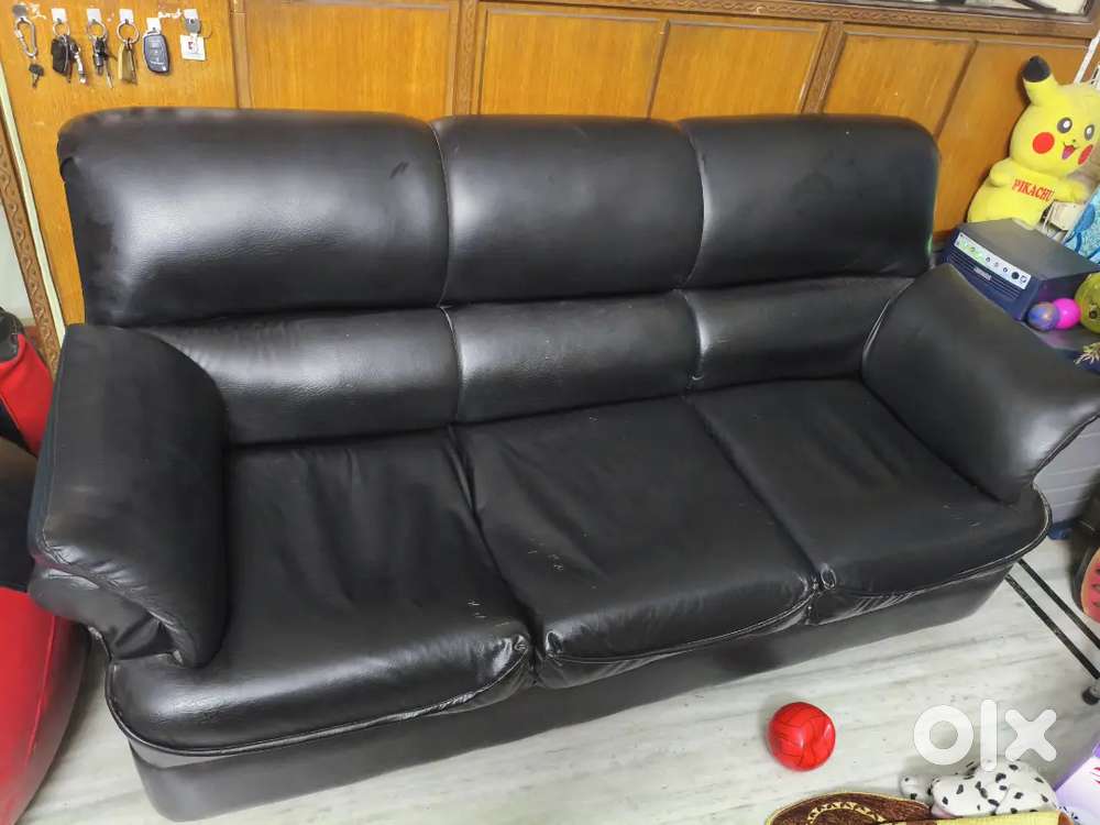 Black sofa very good condition,