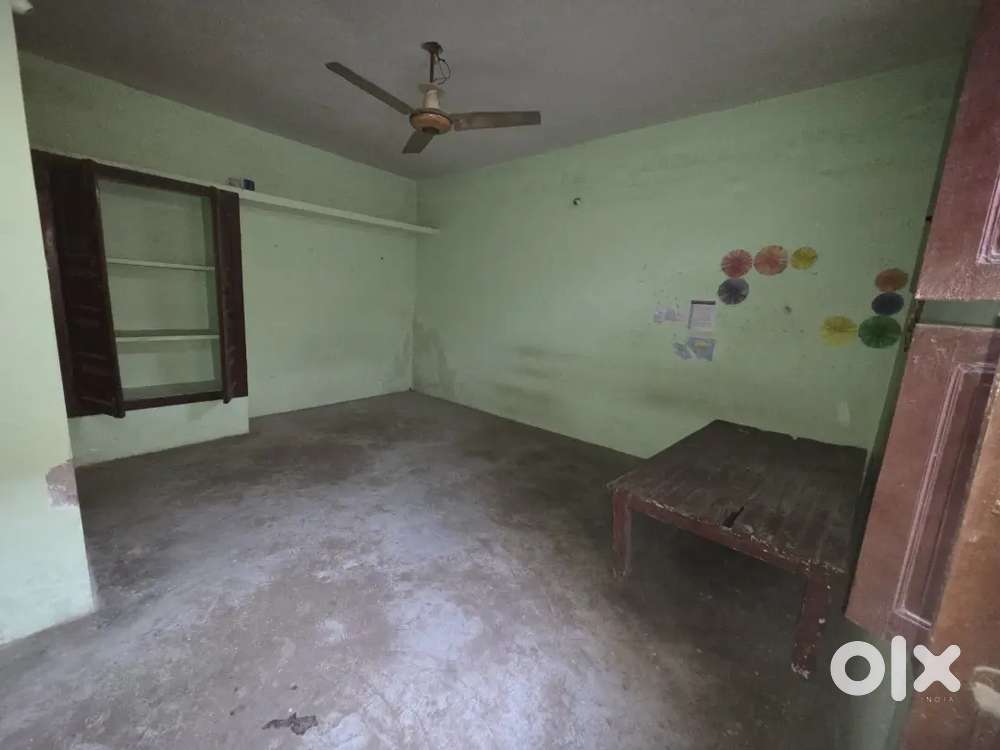 Available for only Girl student/working.