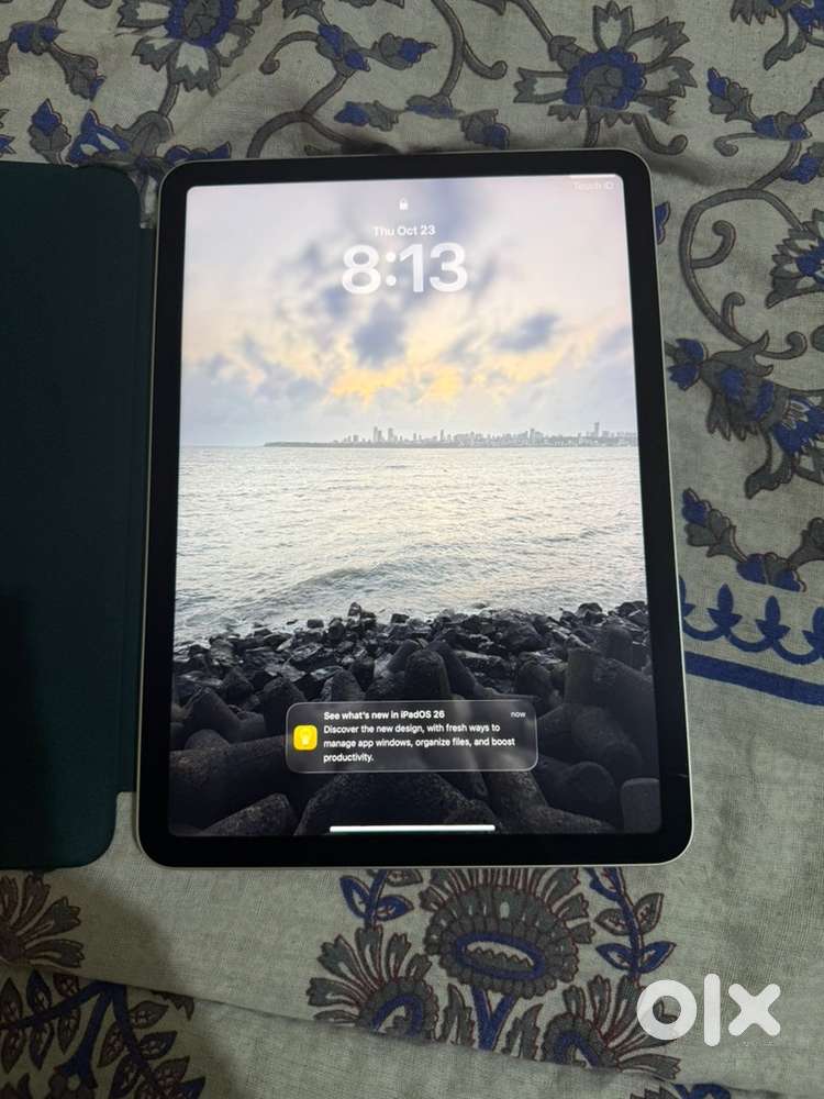 Ipad AIR 4 , 64 GB (Wifi) like new rarely used