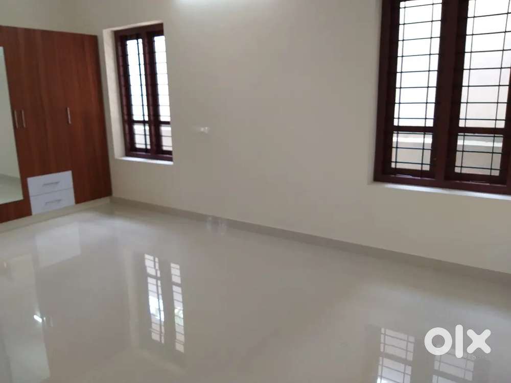 Kowdiar 2Bhk New Upstair House..Preferred Employee Families..