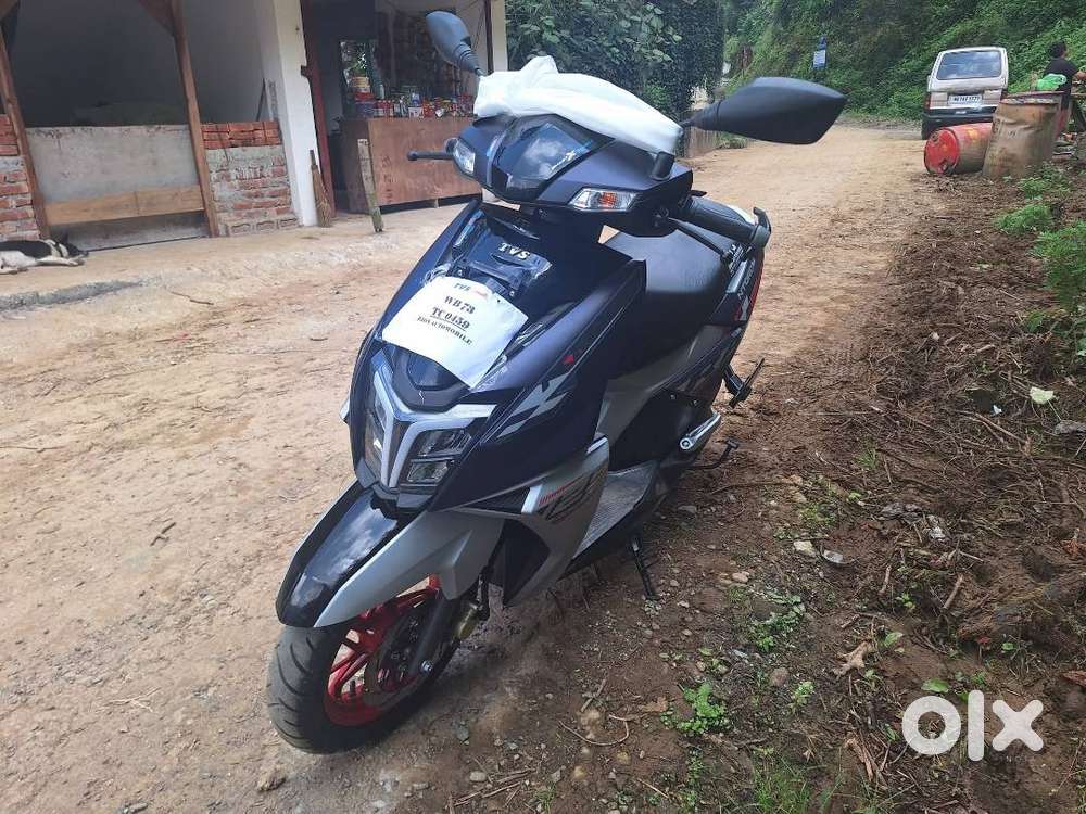 Ntorq 125 , 2025 model with bluetooth connectivity, phone charging