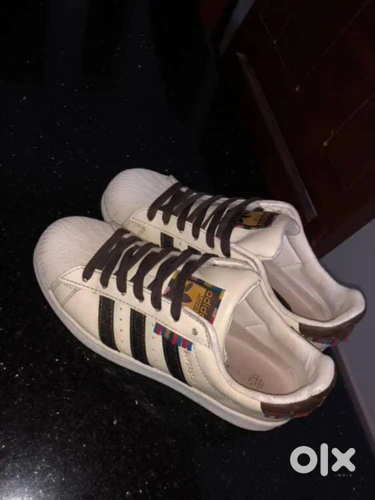 SUPERSTAR  SHOE