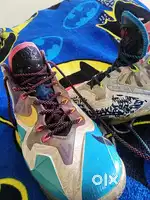 Original USED NIKE LEBRON 11's size UK 8, EUR 42