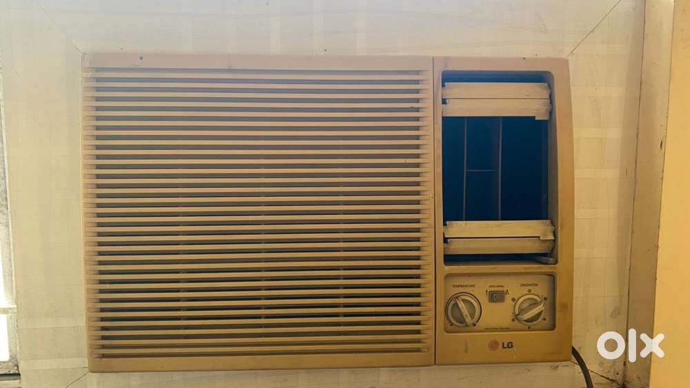 Lg window AC  and Geezor available for sale