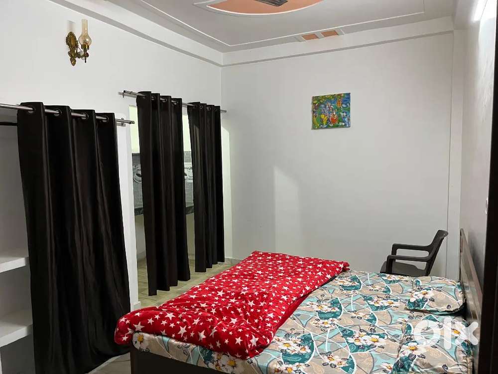 Single Room for Working Women and Men