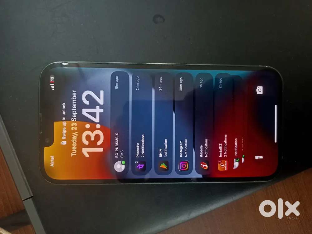 Iphone 13 one hand
